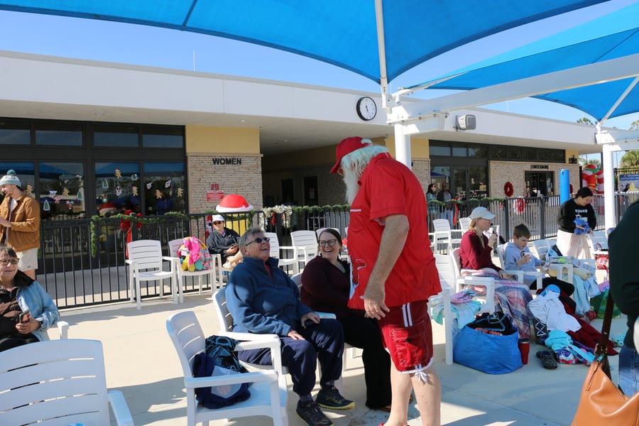 Swim-with-Santa_20241221 (413)