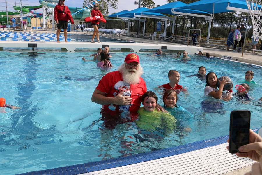 Swim-with-Santa_20241221 (363)