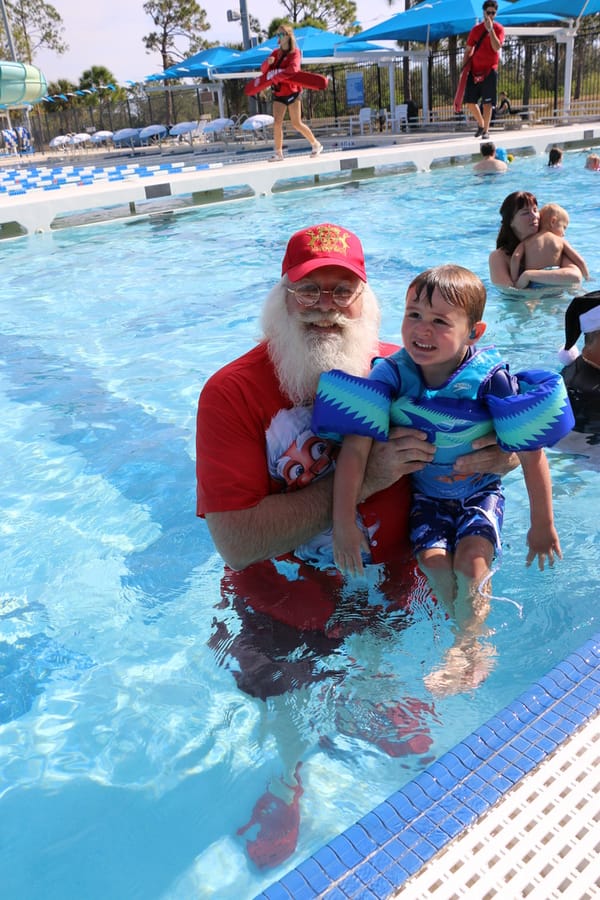 Swim-with-Santa_20241221 (403)