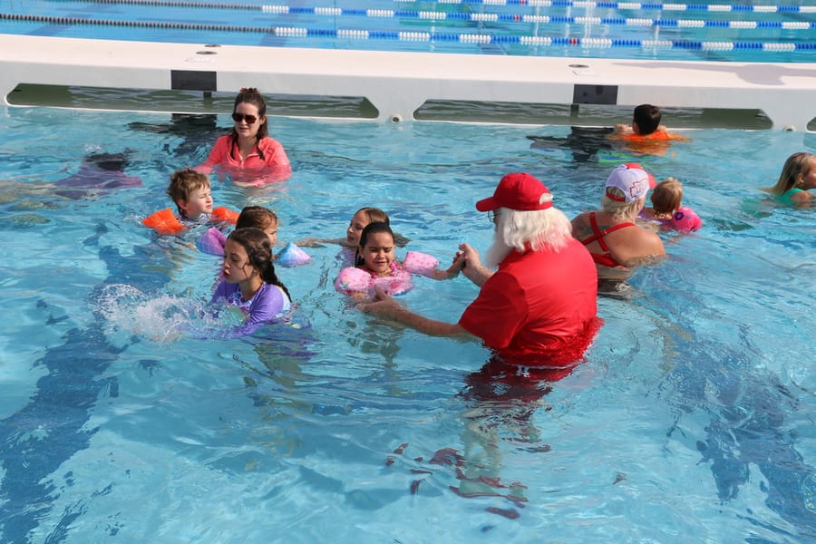 Swim-with-Santa_20241221 (359)
