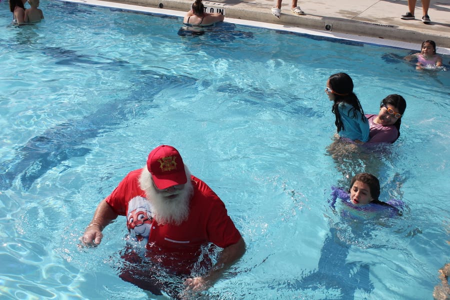 Swim-with-Santa_20241221 (201)