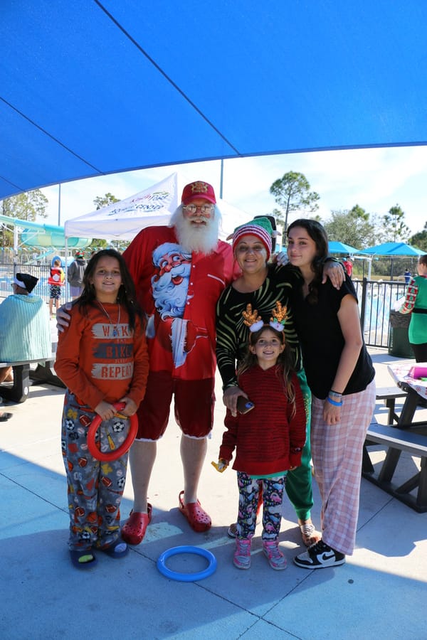 Swim-with-Santa_20241221 (470)