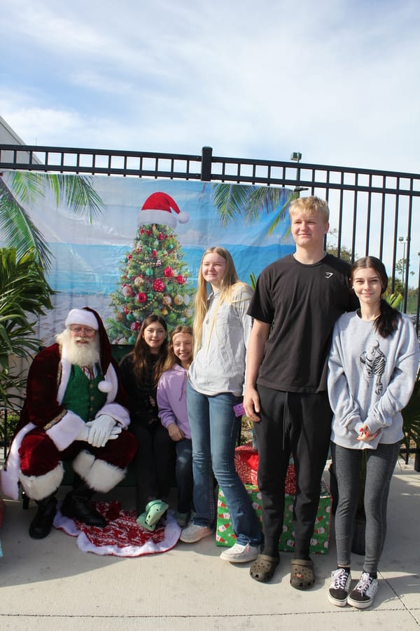 Swim-with-Santa_20241221 (33)
