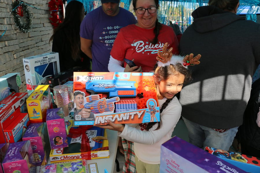 Swim-with-Santa_20241221 (287)