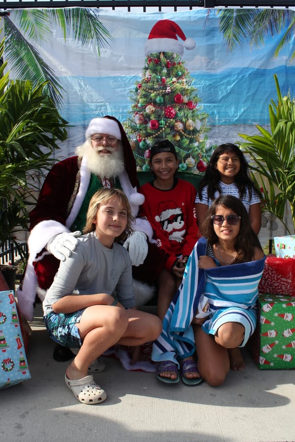 Swim-with-Santa_20241221 (15)
