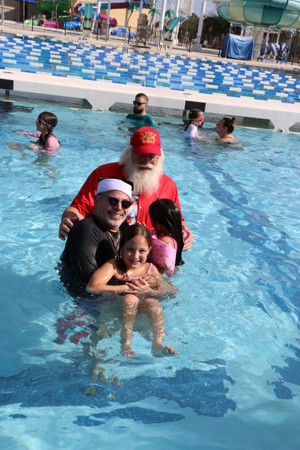 Swim-with-Santa_20241221 (388)