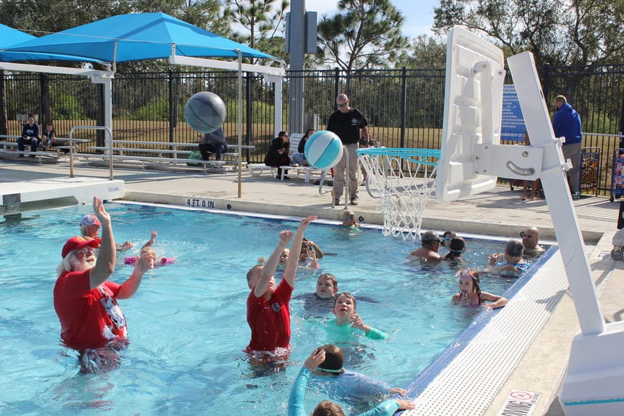 Swim-with-Santa_20241221 (207)