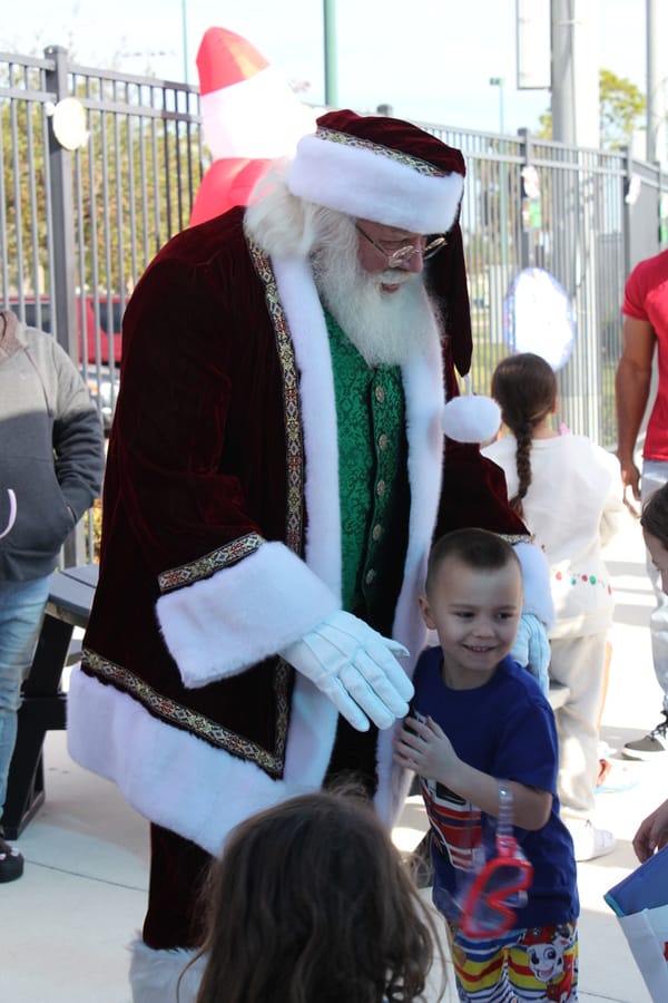 Swim-with-Santa_20241221 (11)