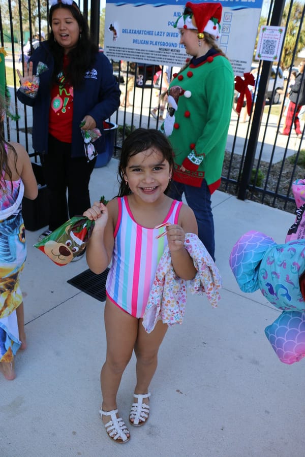 Swim-with-Santa_20241221 (512)