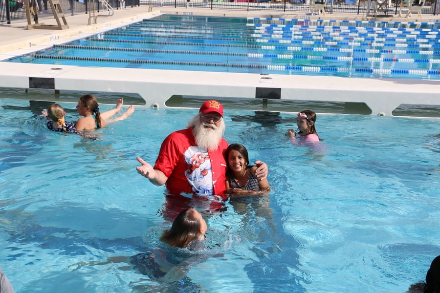 Swim-with-Santa_20241221 (381)