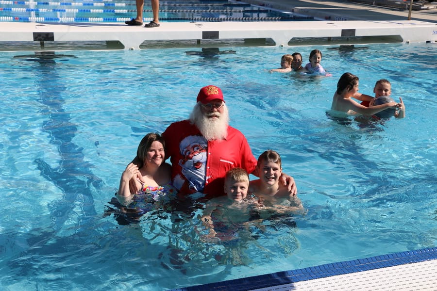 Swim-with-Santa_20241221 (451)
