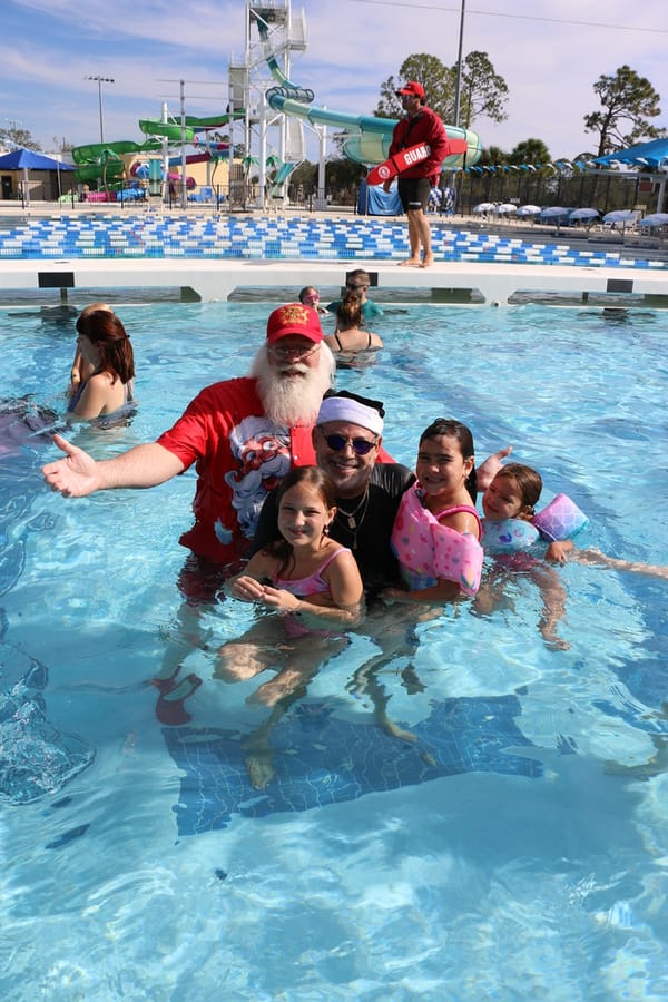 Swim-with-Santa_20241221 (387)