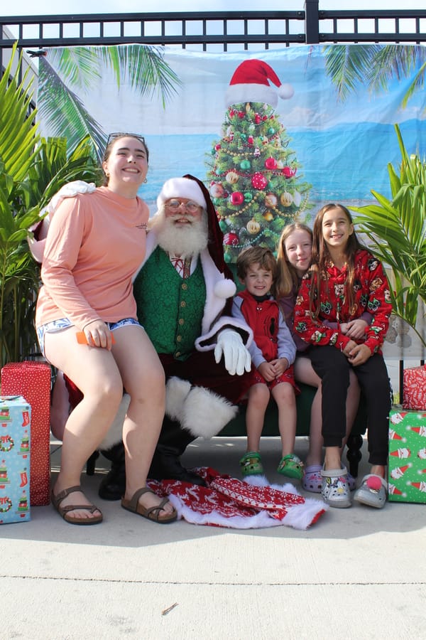 Swim-with-Santa_20241221 (75)