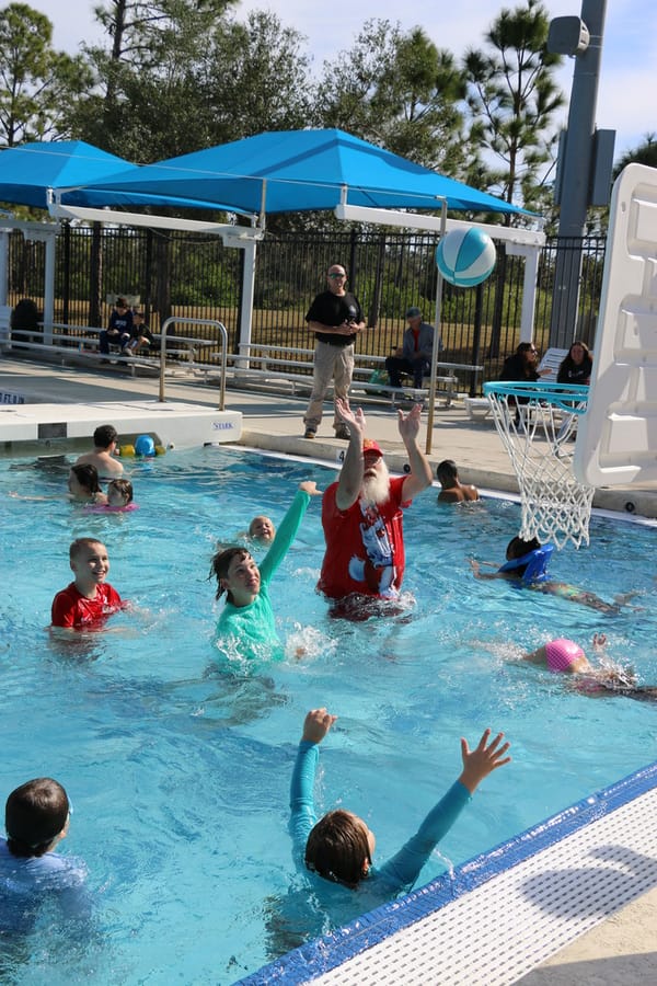Swim-with-Santa_20241221 (407)
