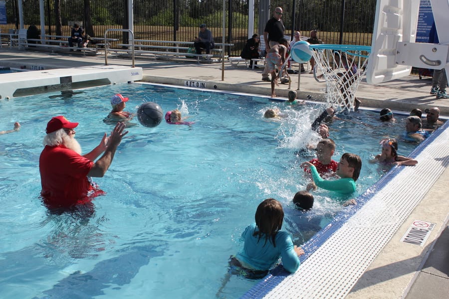 Swim-with-Santa_20241221 (205)