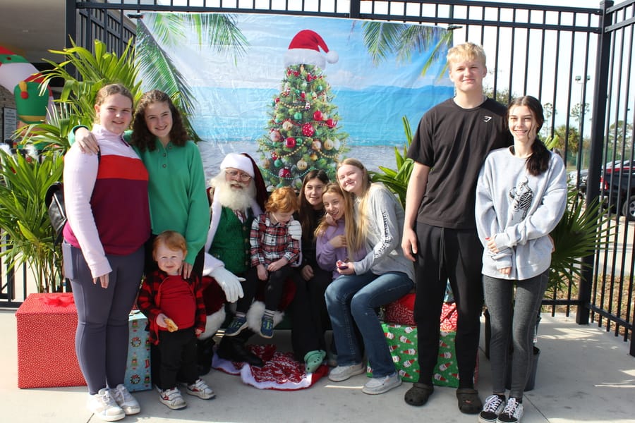 Swim-with-Santa_20241221 (35)