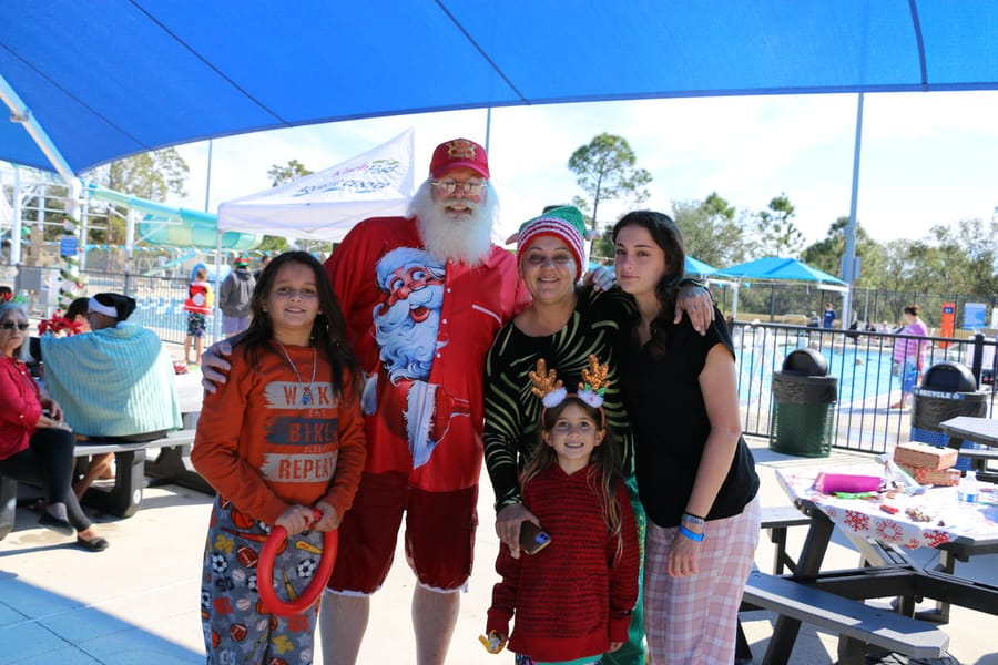 Swim-with-Santa_20241221 (469)