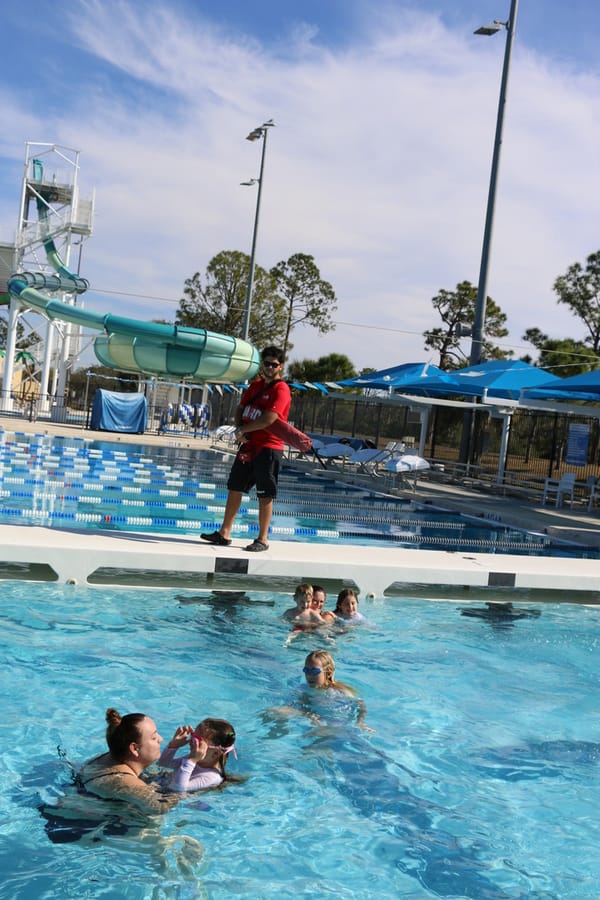 Swim-with-Santa_20241221 (453)