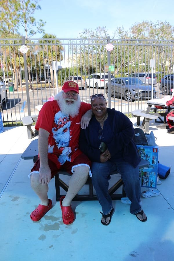 Swim-with-Santa_20241221 (473)