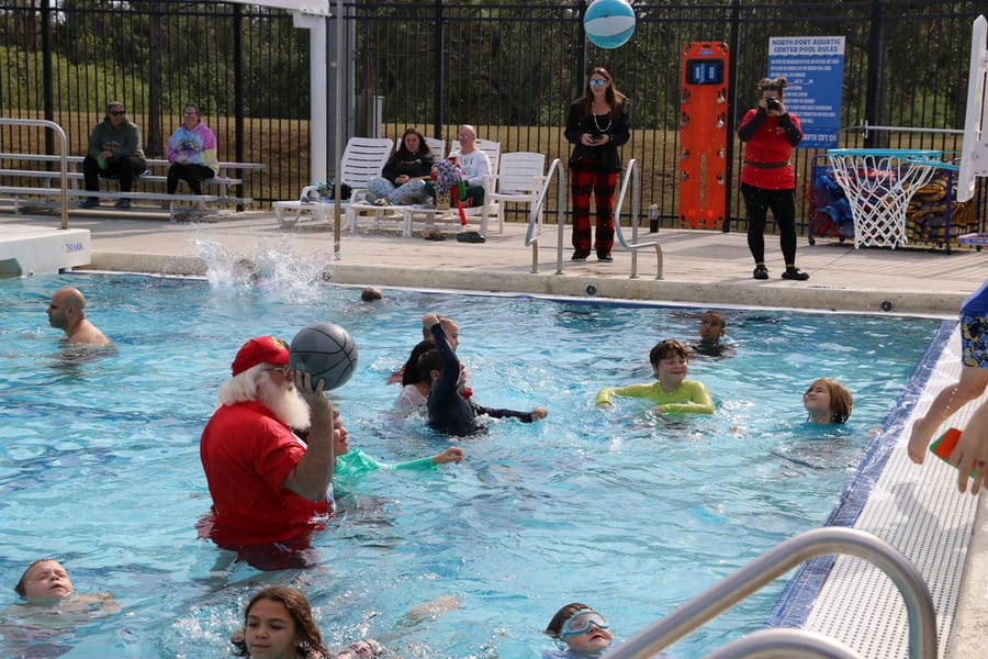 Swim-with-Santa_20241221 (354)