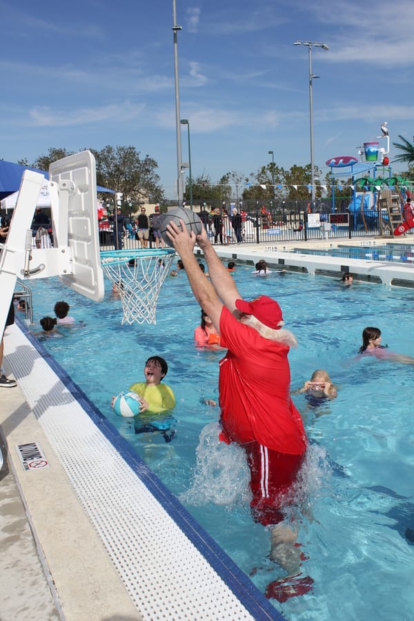 Swim-with-Santa_20241221 (191)