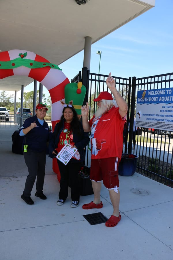 Swim-with-Santa_20241221 (481)
