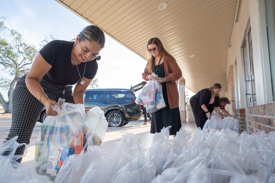 Meals on Wheel Bag Dropoff (4)