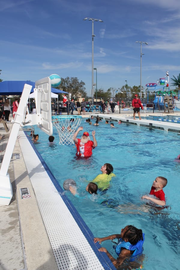 Swim-with-Santa_20241221 (193)