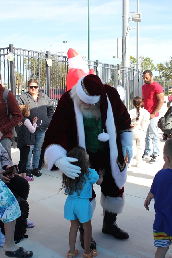 Swim-with-Santa_20241221 (12)