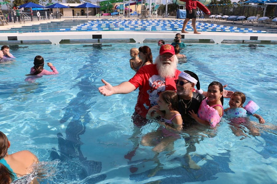 Swim-with-Santa_20241221 (386)