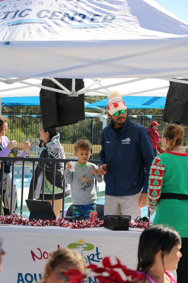 Swim-with-Santa_20241221 (474)
