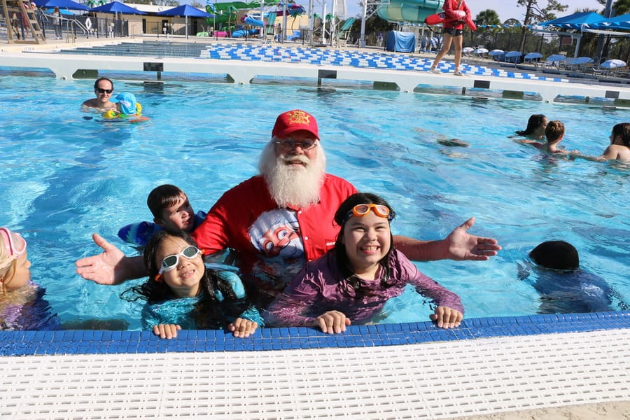 Swim-with-Santa_20241221 (431)