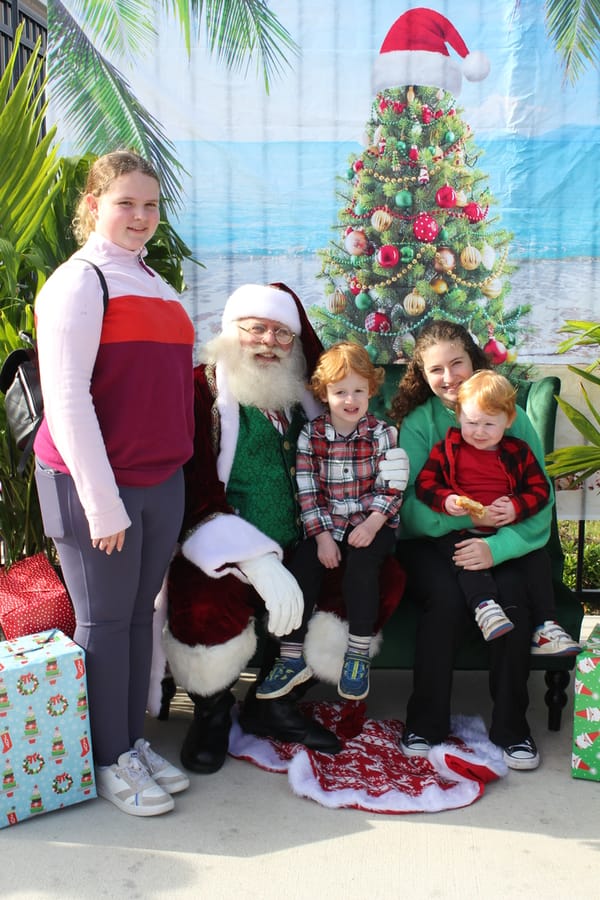 Swim-with-Santa_20241221 (37)