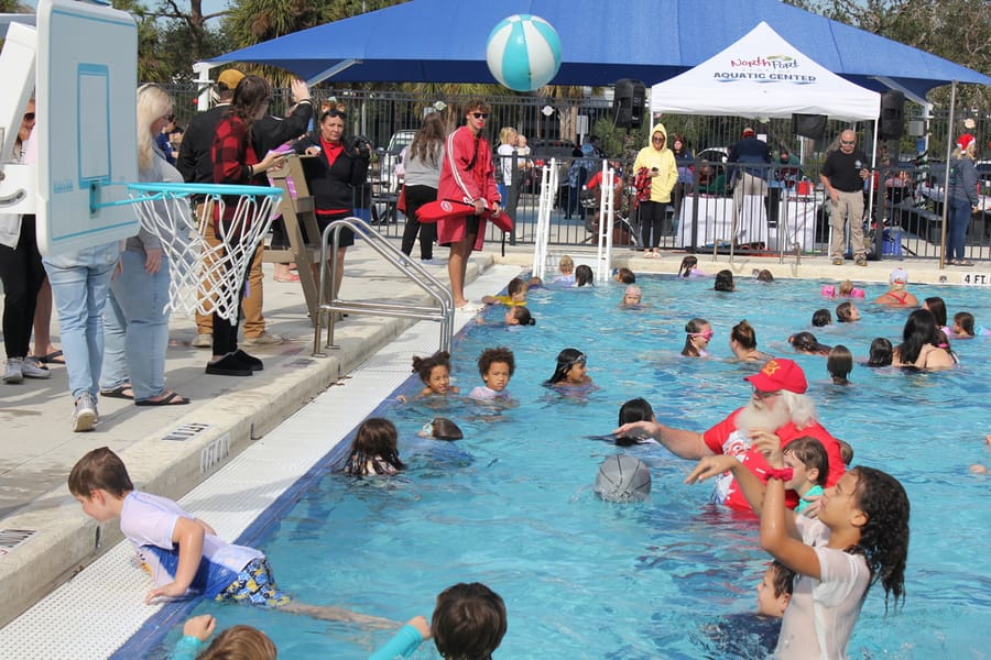 Swim-with-Santa_20241221 (182)