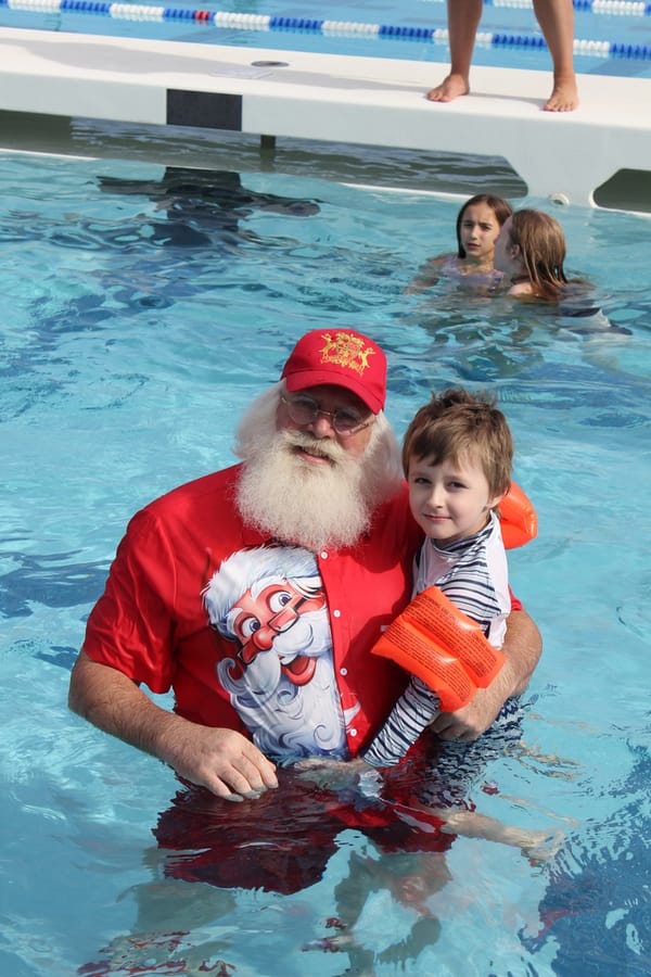 Swim-with-Santa_20241221 (179)