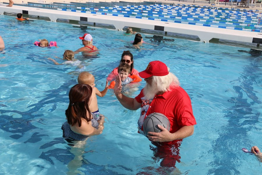 Swim-with-Santa_20241221 (369)