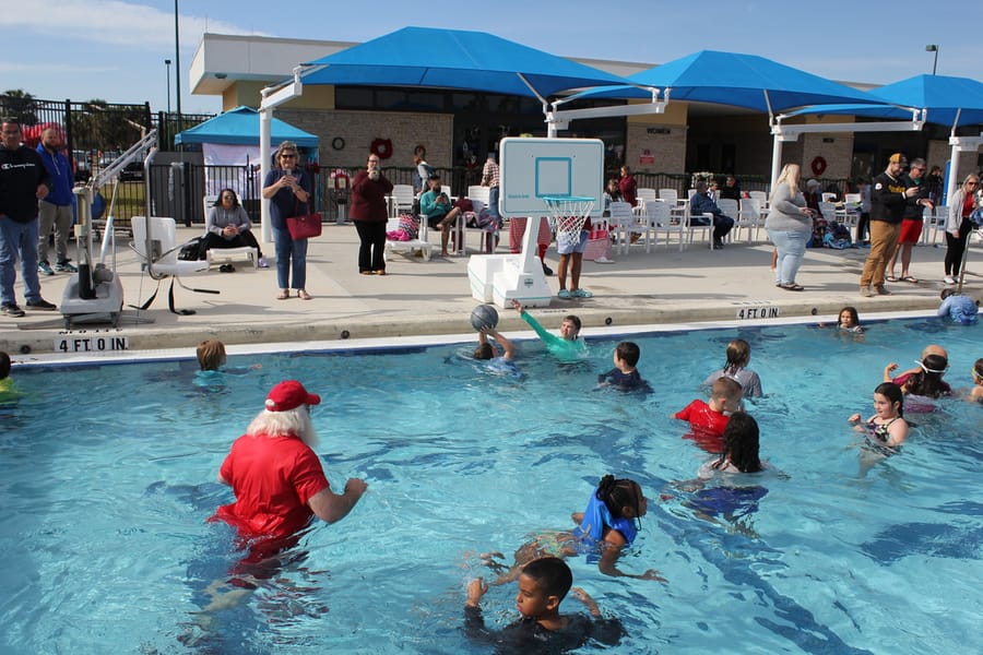 Swim-with-Santa_20241221 (181)