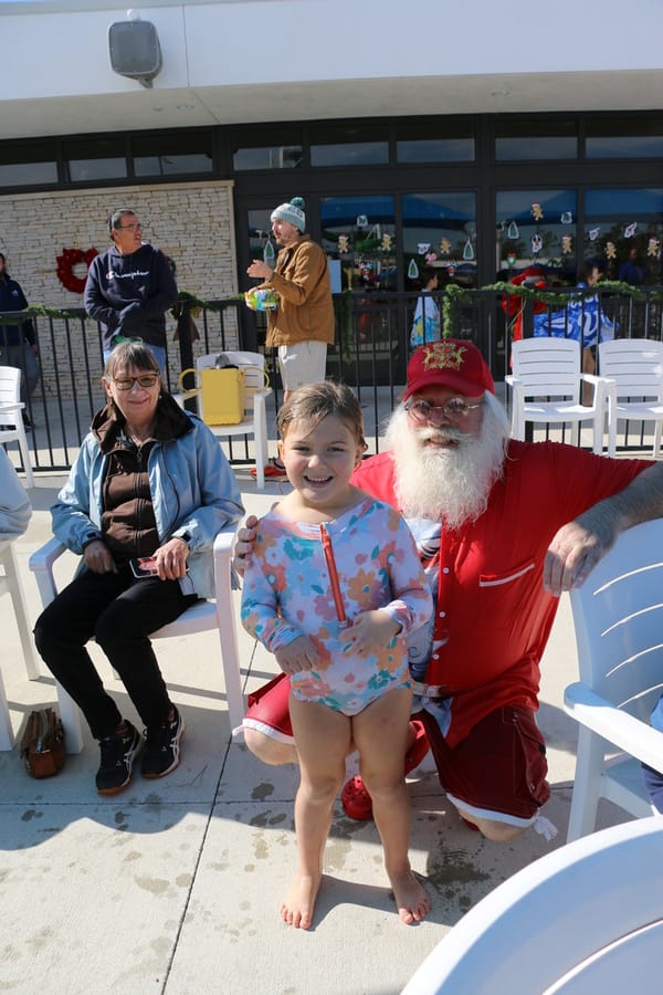 Swim-with-Santa_20241221 (419)