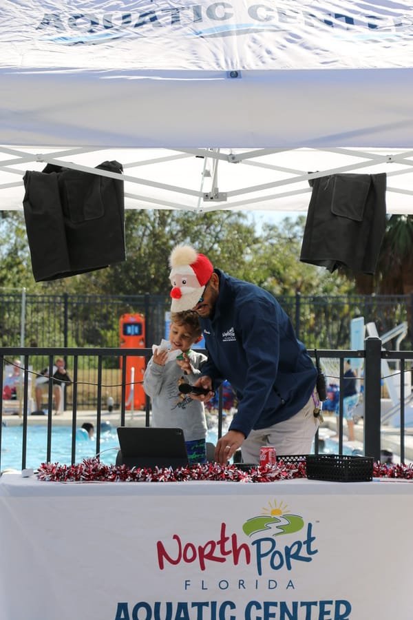 Swim-with-Santa_20241221 (480)
