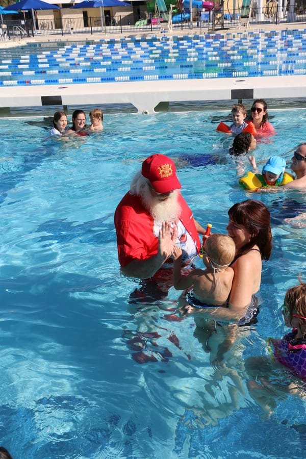 Swim-with-Santa_20241221 (441)