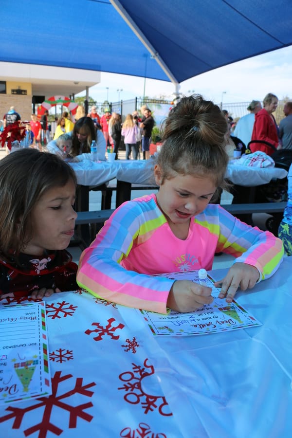 Swim-with-Santa_20241221 (269)