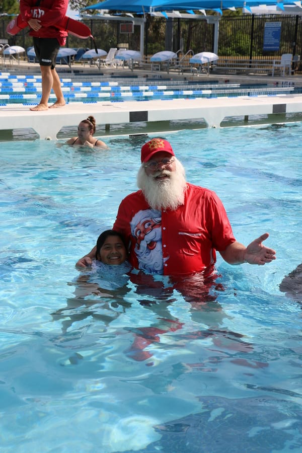 Swim-with-Santa_20241221 (378)