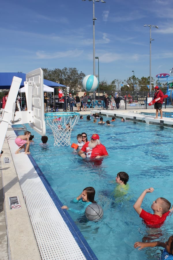 Swim-with-Santa_20241221 (194)
