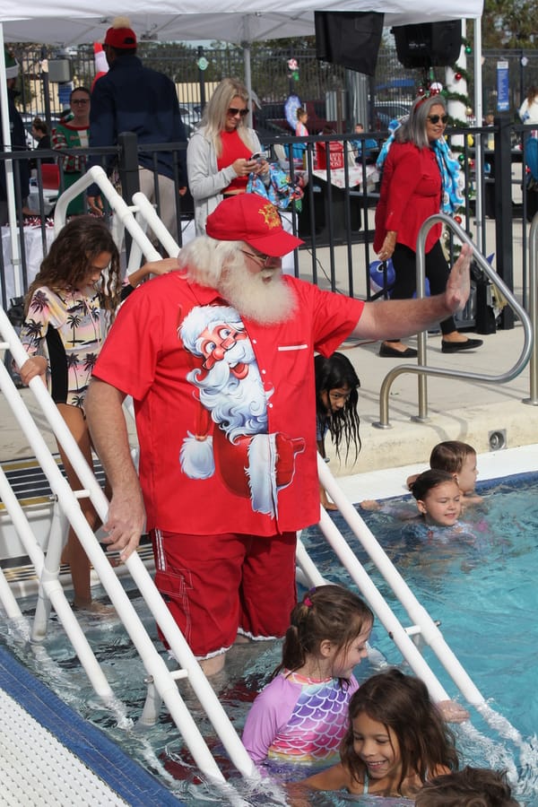 Swim-with-Santa_20241221 (170)