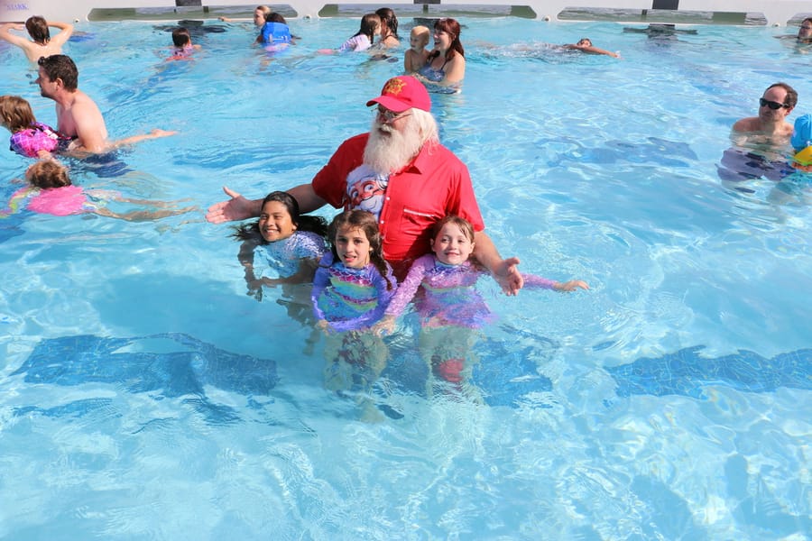Swim-with-Santa_20241221 (393)
