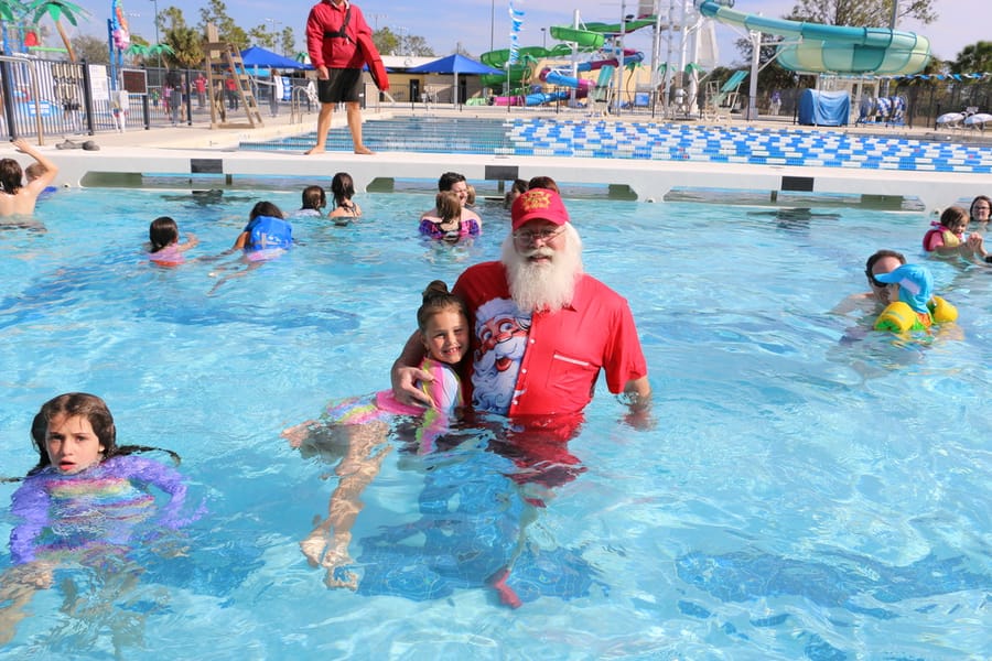 Swim-with-Santa_20241221 (391)