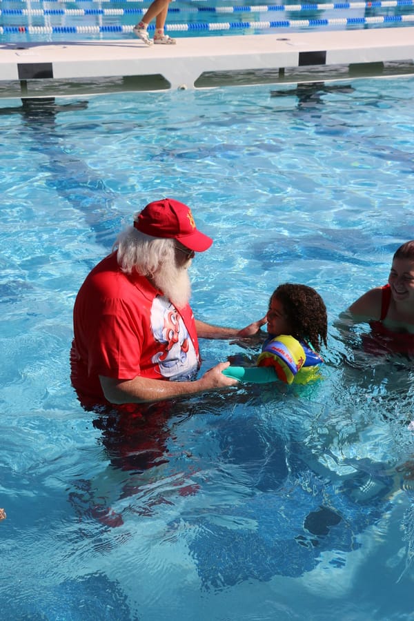 Swim-with-Santa_20241221 (436)