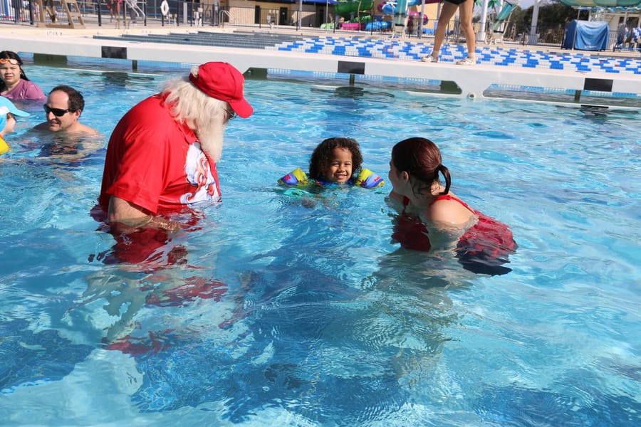 Swim-with-Santa_20241221 (438)