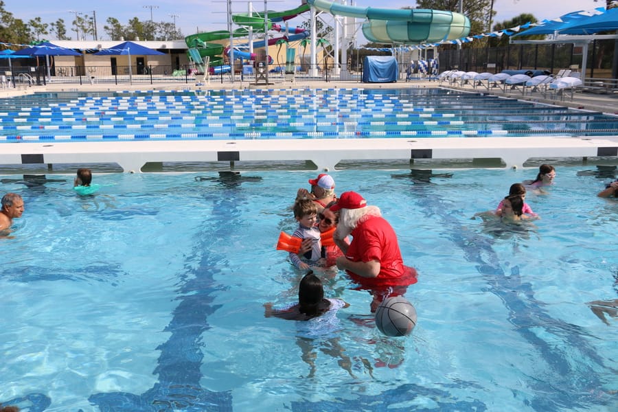 Swim-with-Santa_20241221 (370)