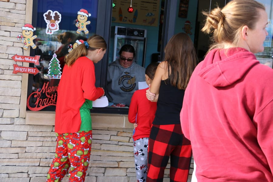 Swim-with-Santa_20241221 (257)